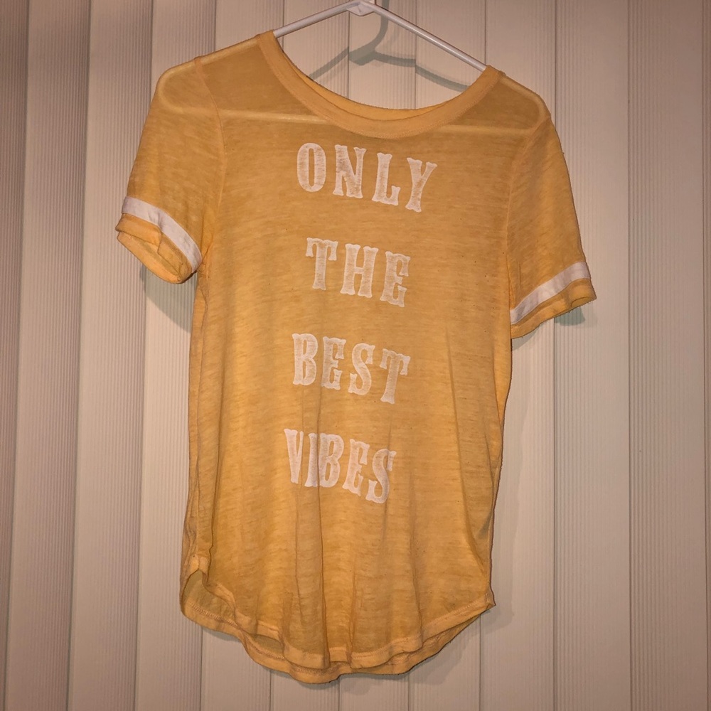 Hollister ‘Best Vibes’ shirt